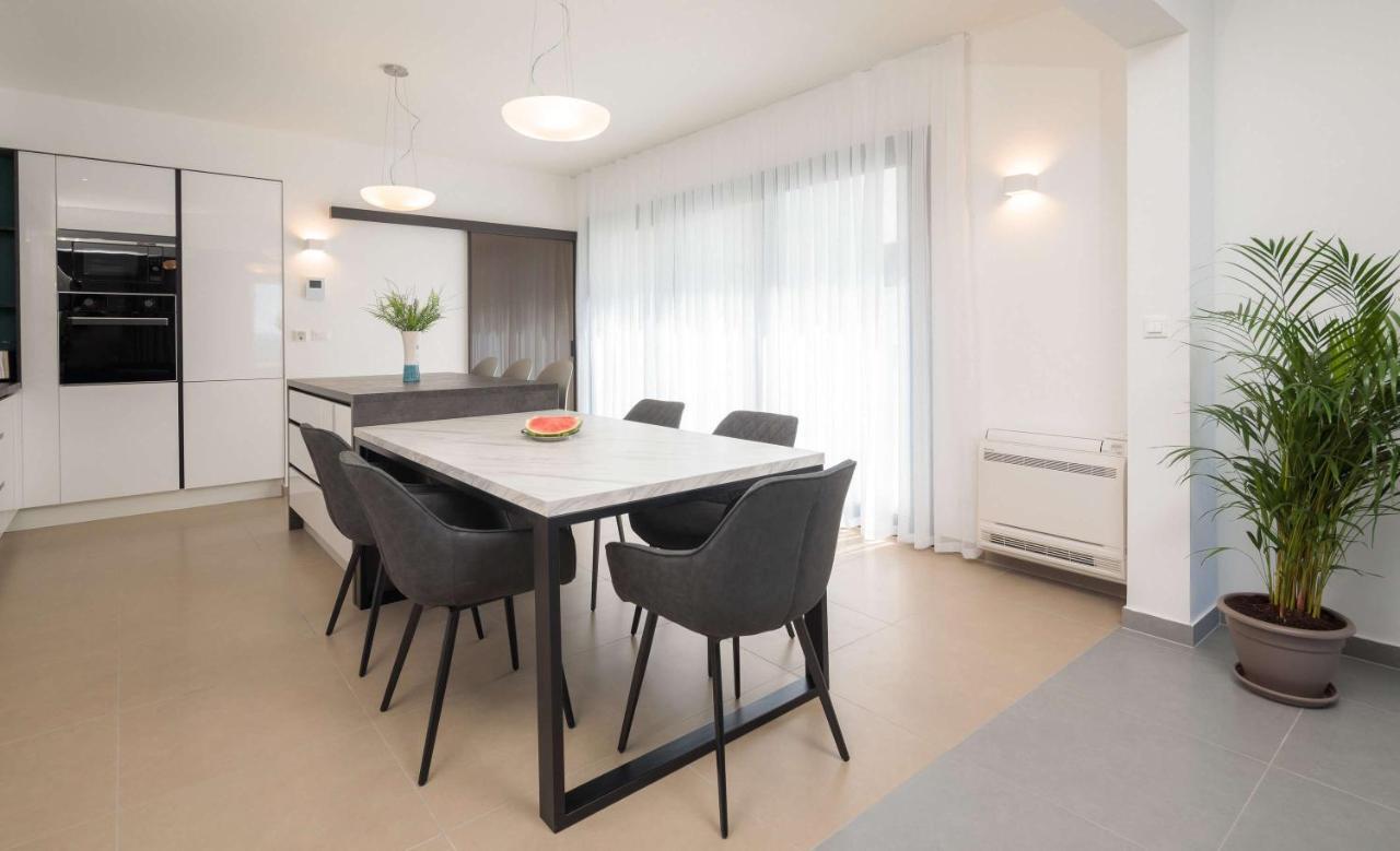 Villa Four Brothers - Middle Floor Podstrana Esterno foto